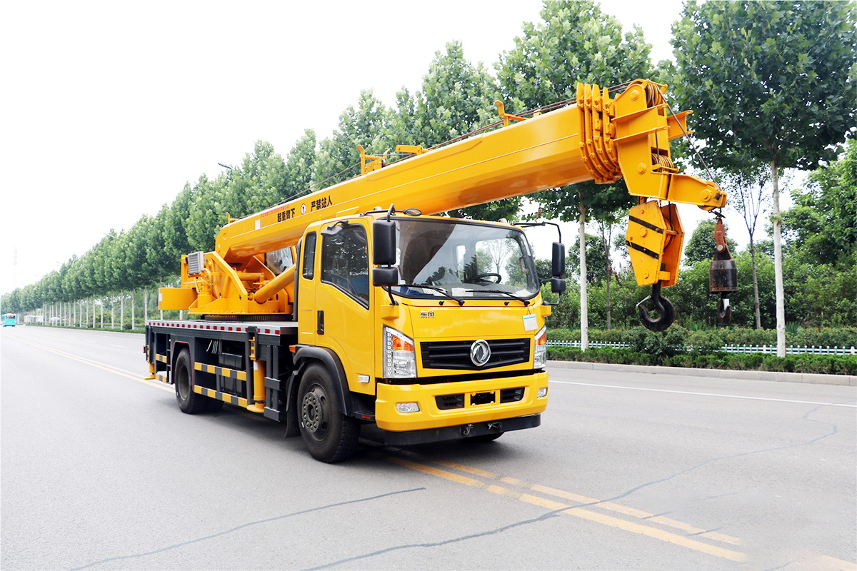 HWDFXC16T東風4200汽車吊